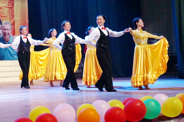23，交谊舞：格桑花开（1）.JPG